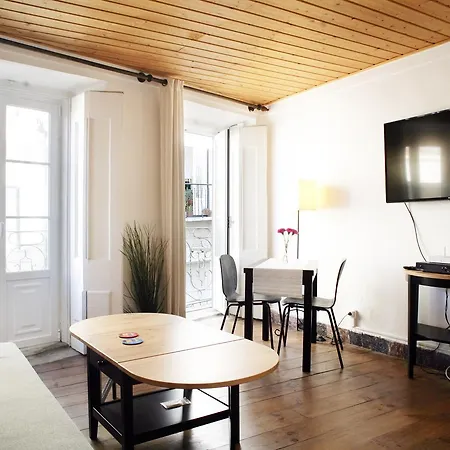 Chiado/Carmo Apartment *