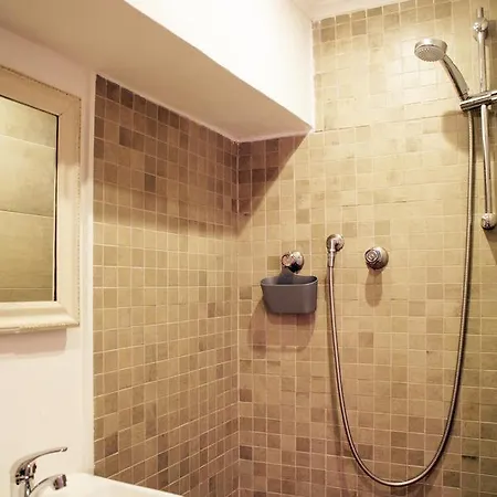 Chiado/Carmo Apartment *